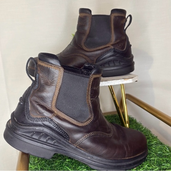 Ariat Brown and Black Chelsea Men Boots with Chunky Sole - Picture 1 of 5